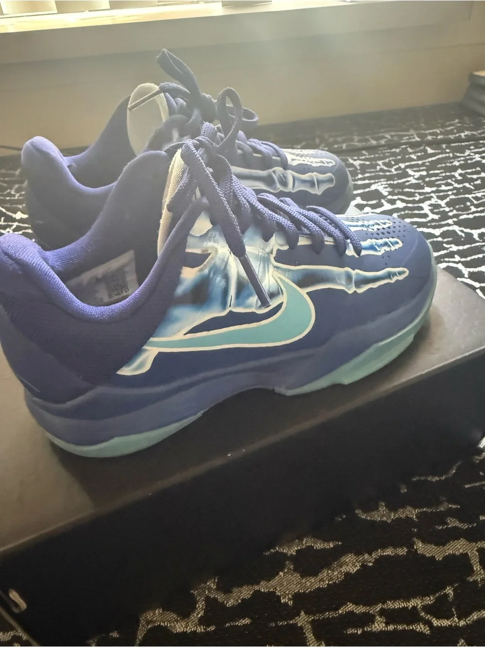 Nike cushioned low